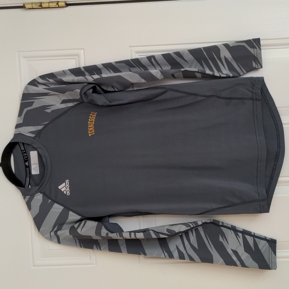 adidas Other - University of Tennessee Adidas long sleeve pullover  Size M.